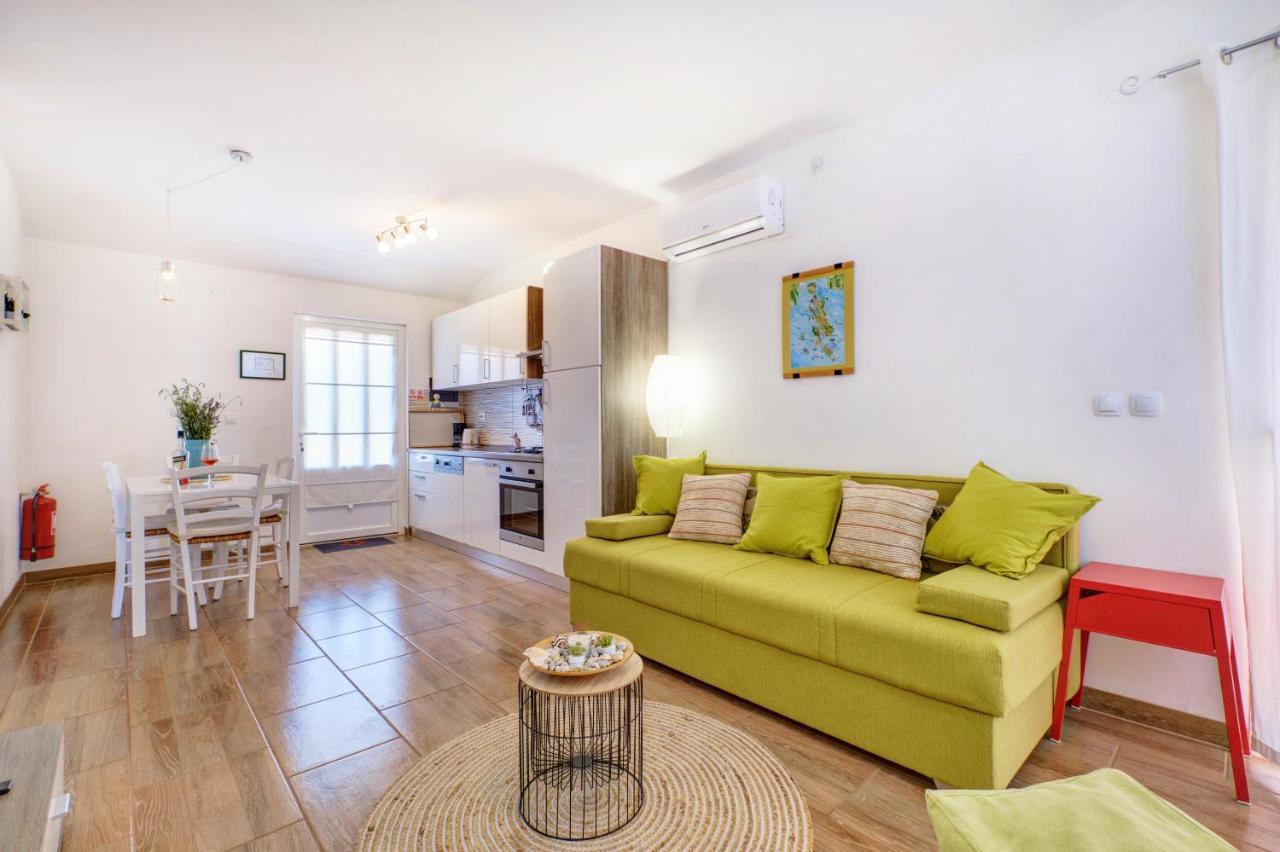 Apartment Tena เวลิโลชิน ภายนอก รูปภาพ